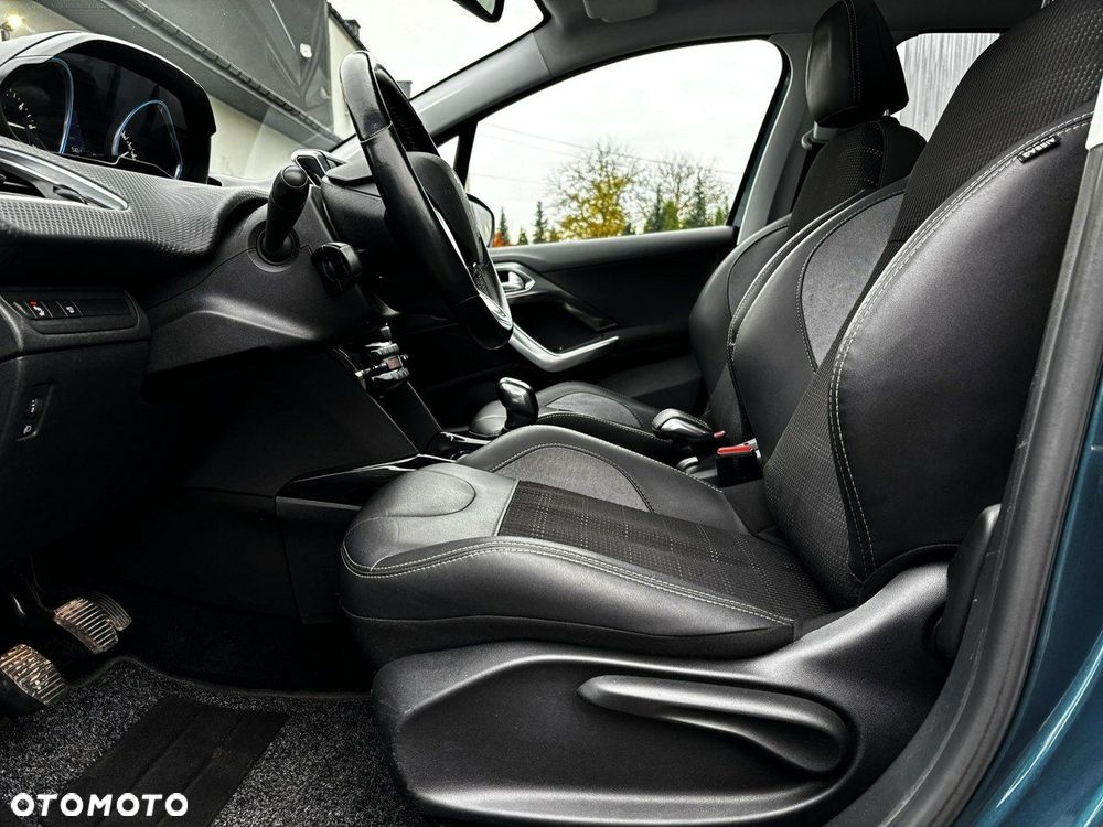 Peugeot 2008 1.2 Pure Tech Allure S&S - 7