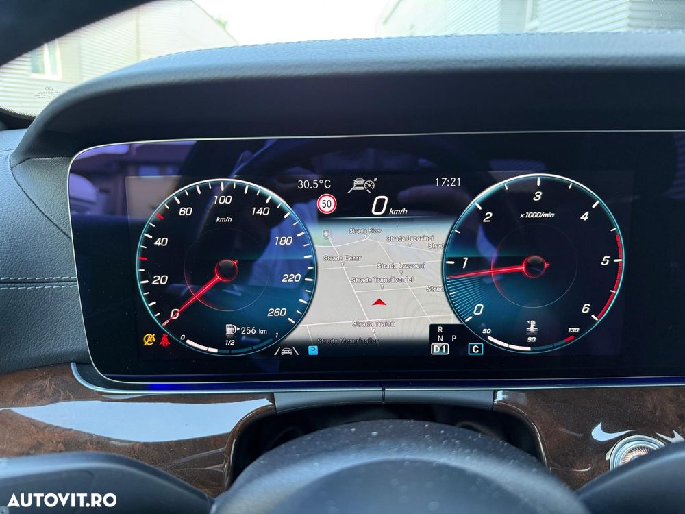 Mercedes-Benz E 220 d 4MATIC 9G-TRONIC AMG Line - 19