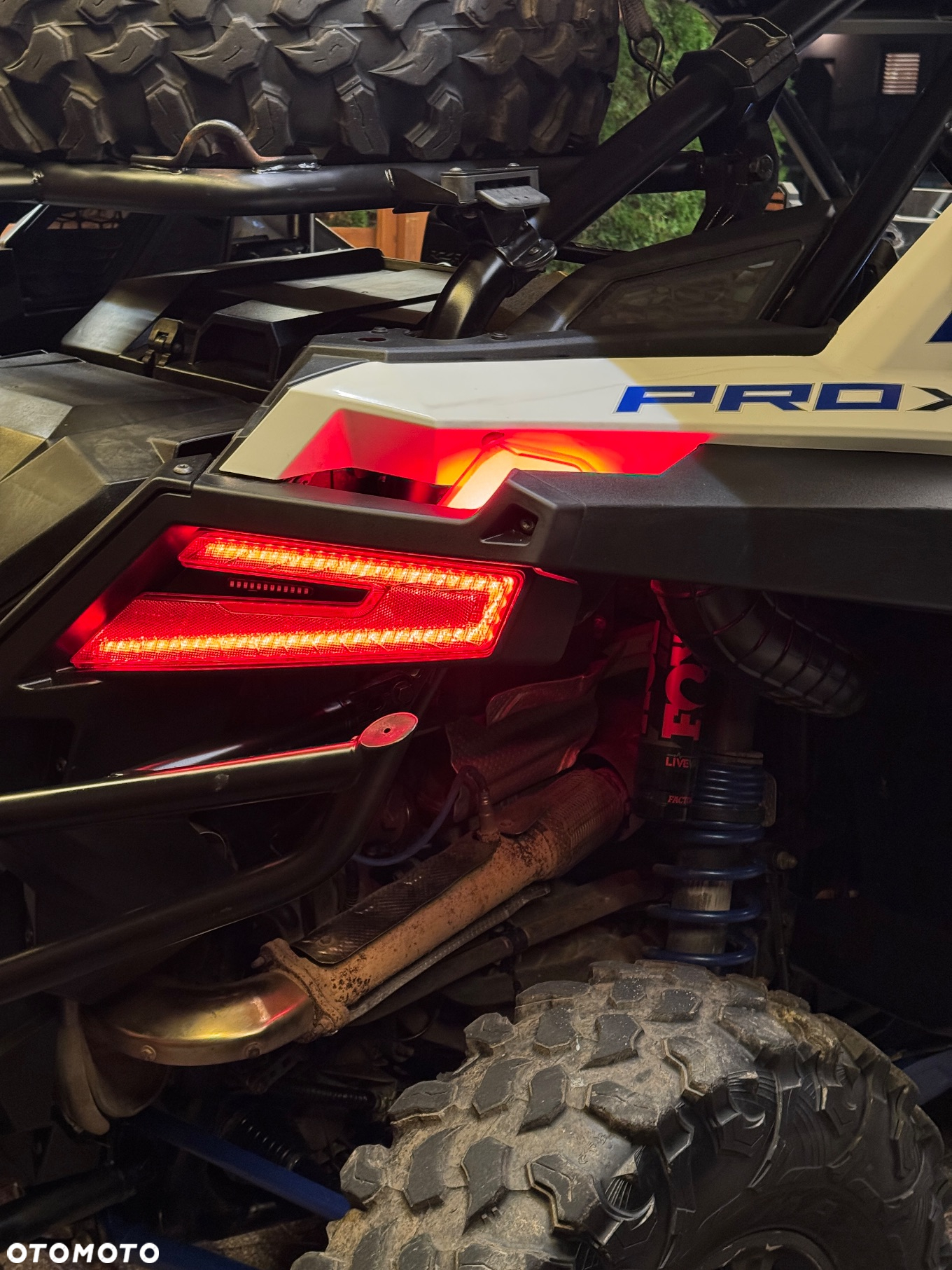Polaris RZR - 16