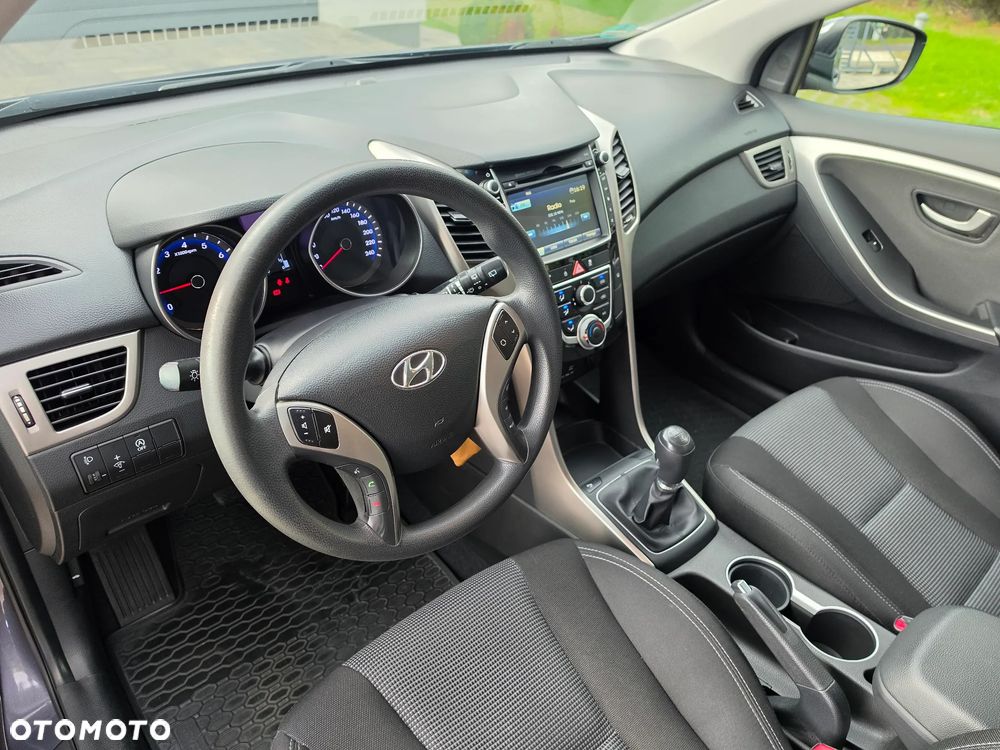 Hyundai i30 blue 1.4 Style - 12