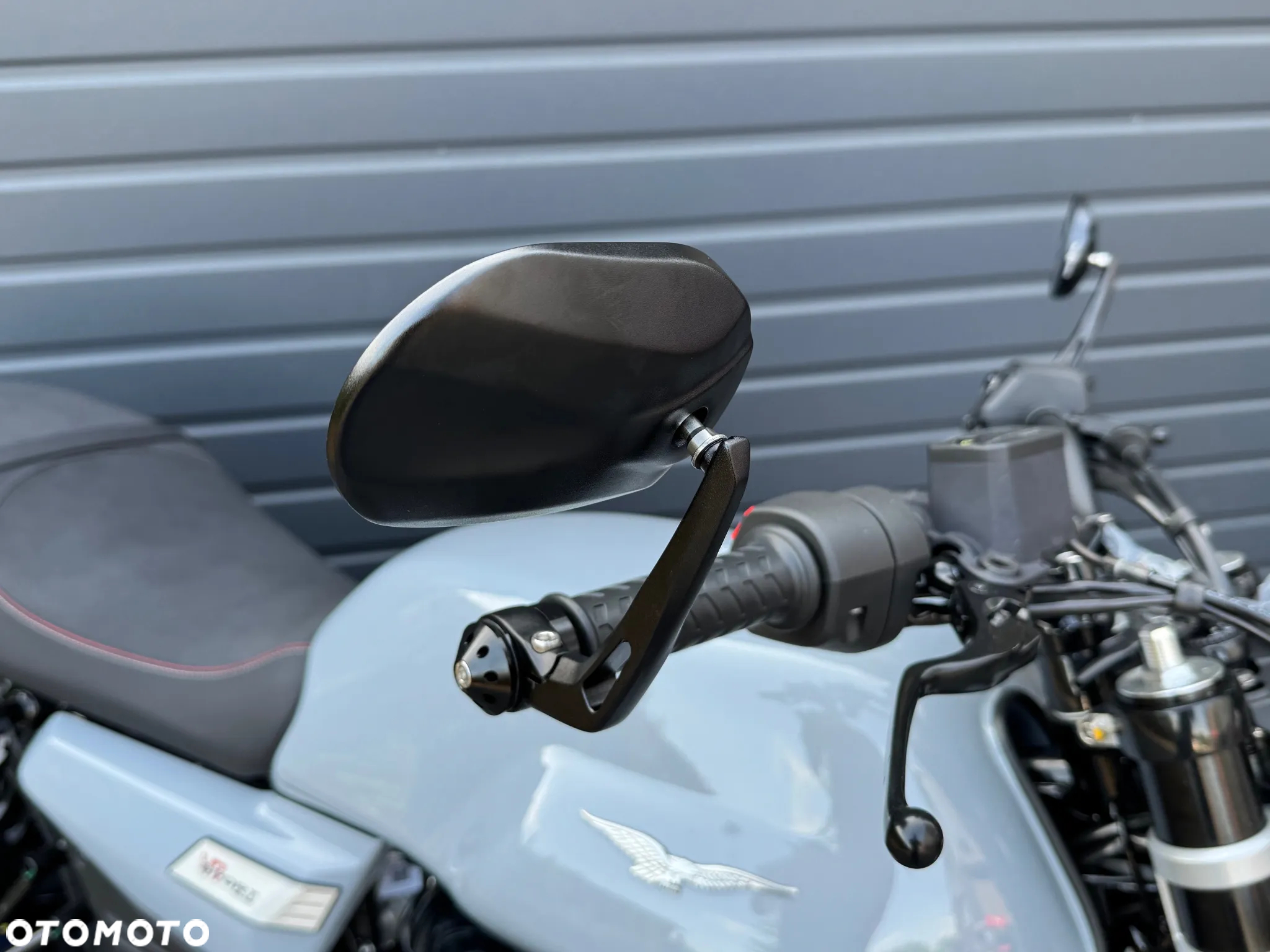 Moto Guzzi V7 - 4