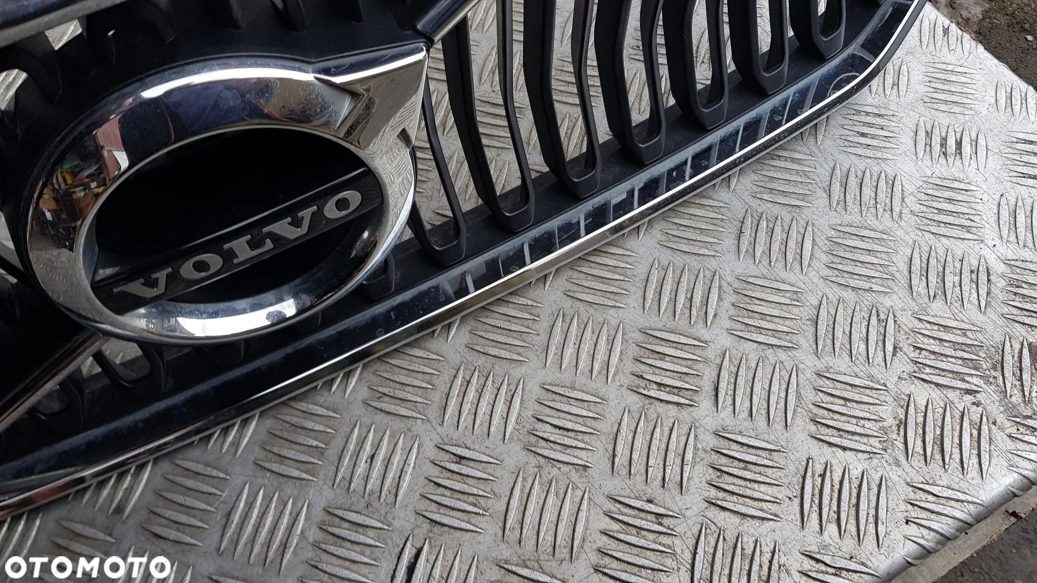 GRILL ATRAPA  VOLVO XC40 kompletny - 11