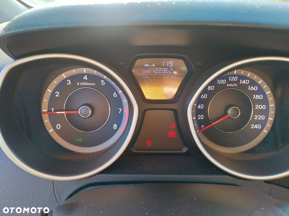 Hyundai Elantra - 18