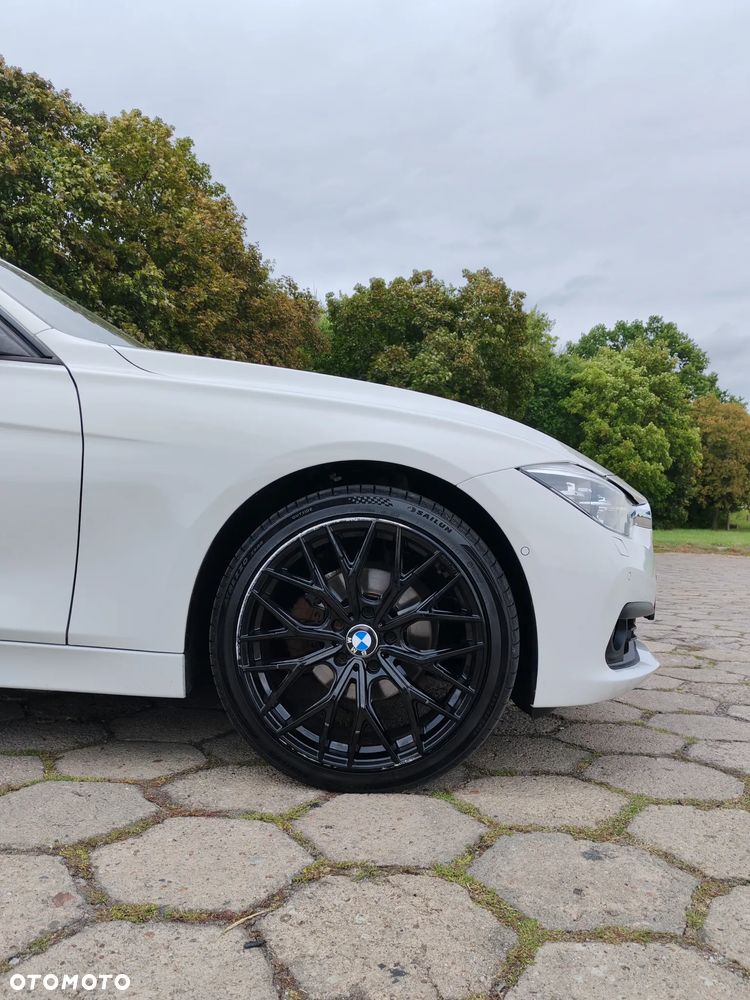 BMW Seria 3 318i - 8