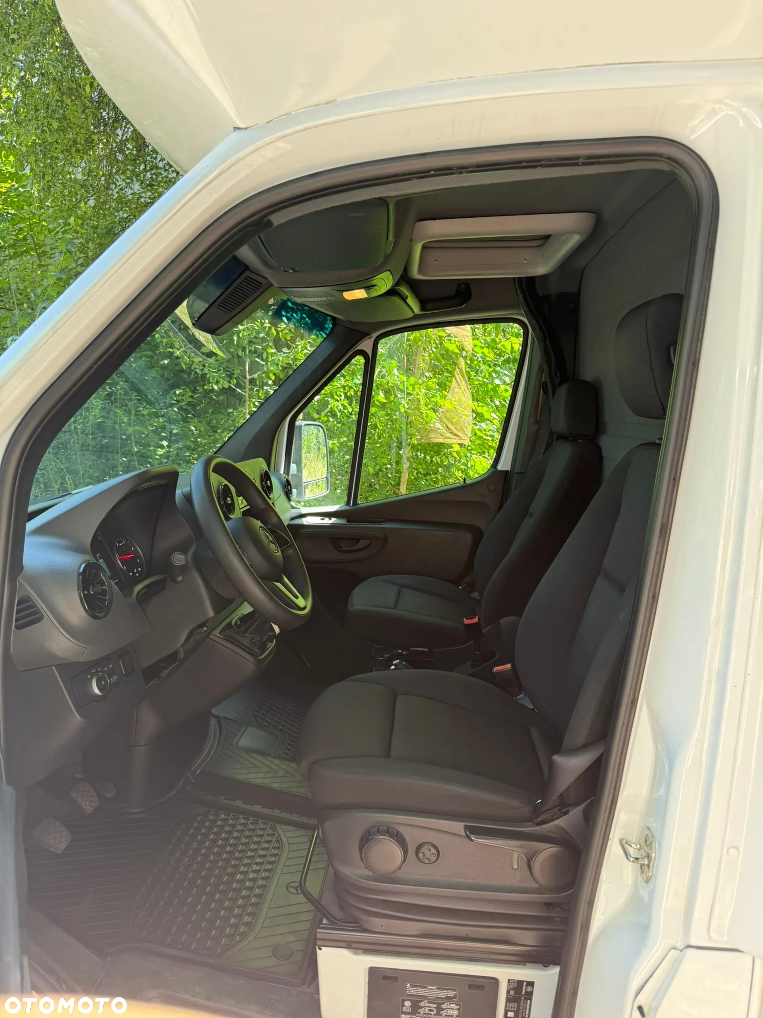 Mercedes-Benz Sprinter - 6