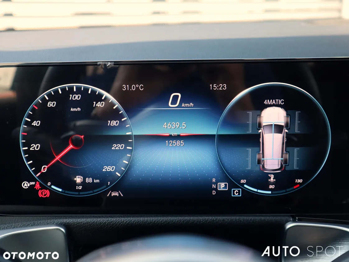 Mercedes-Benz GLB 250 4-Matic AMG Line 8G-DCT - 24