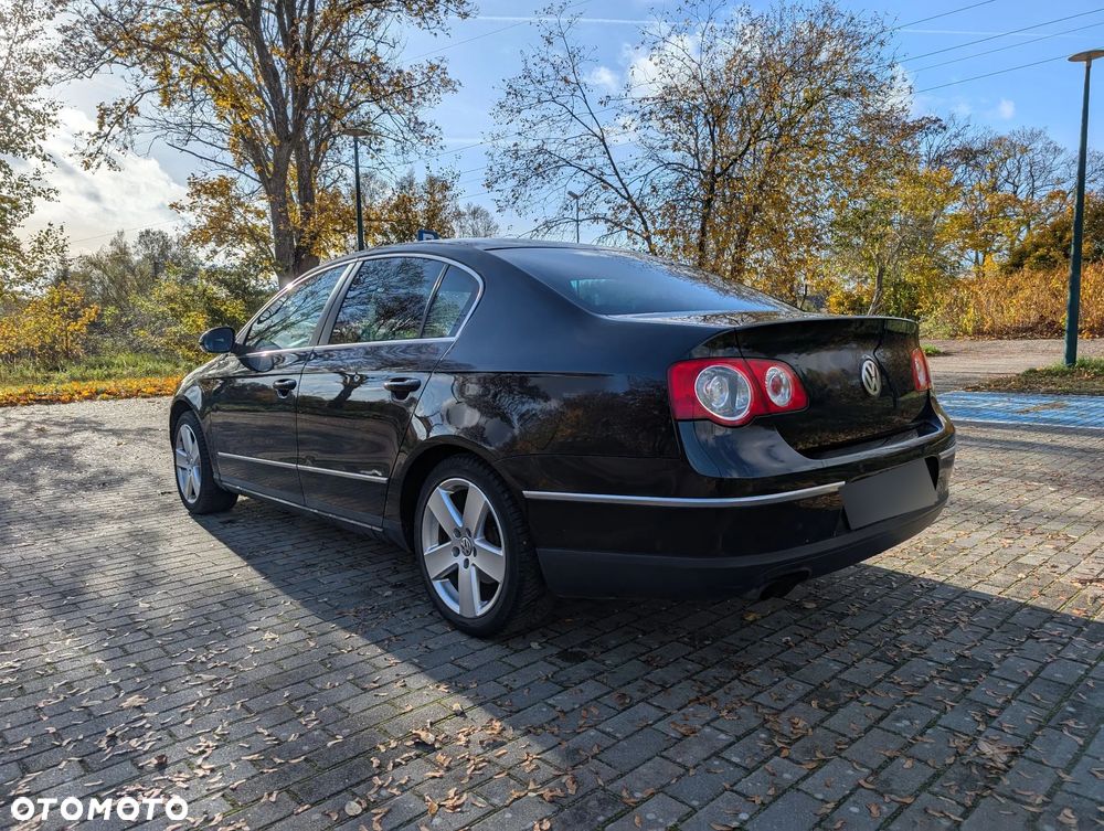 Volkswagen Passat 2.0 FSI Highline - 3