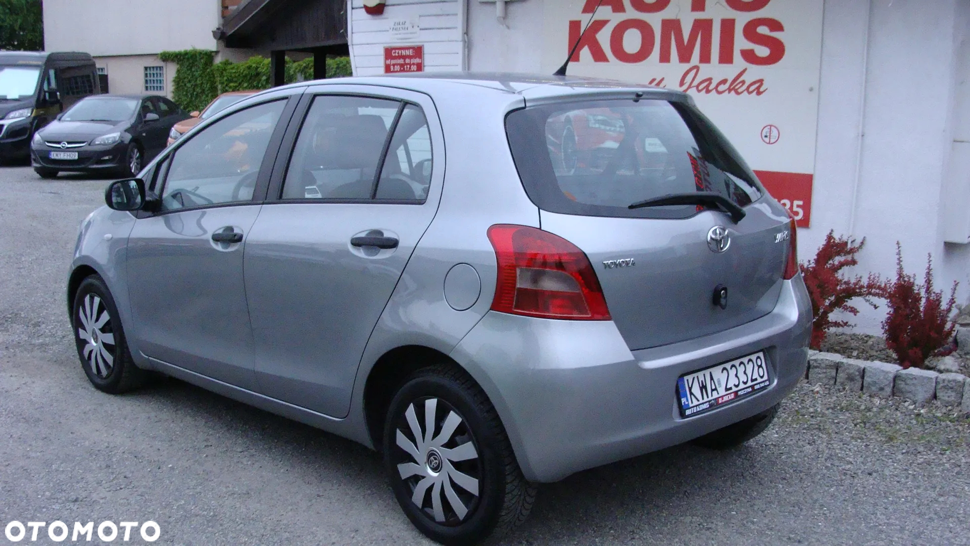 Toyota Yaris 1.3 VVT-i Luna - 2