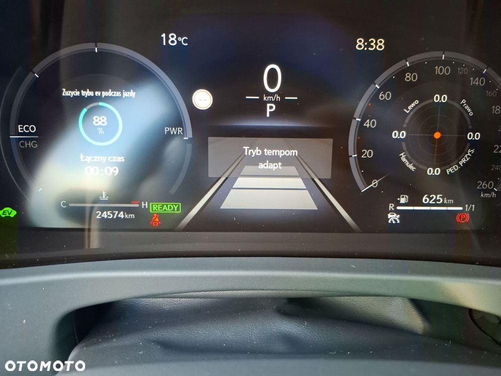 Lexus UX 300h Business - 32