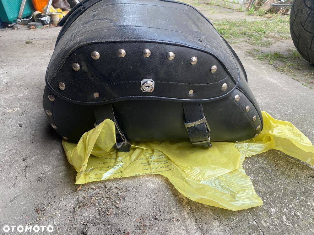 Suzuki Intruder - 14