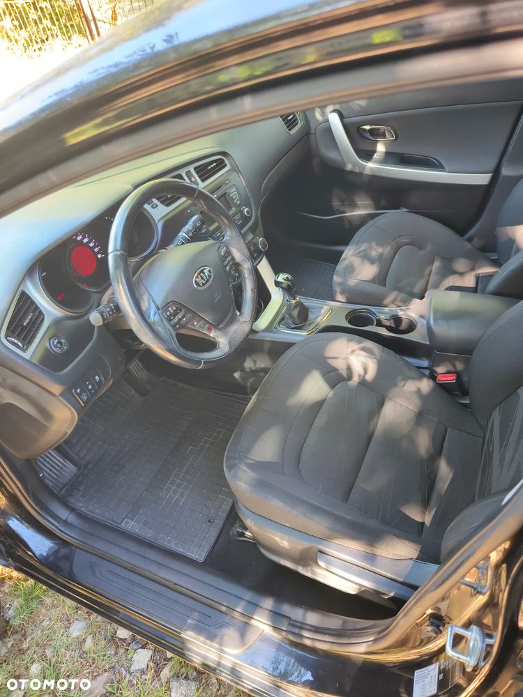 Kia Ceed - 16
