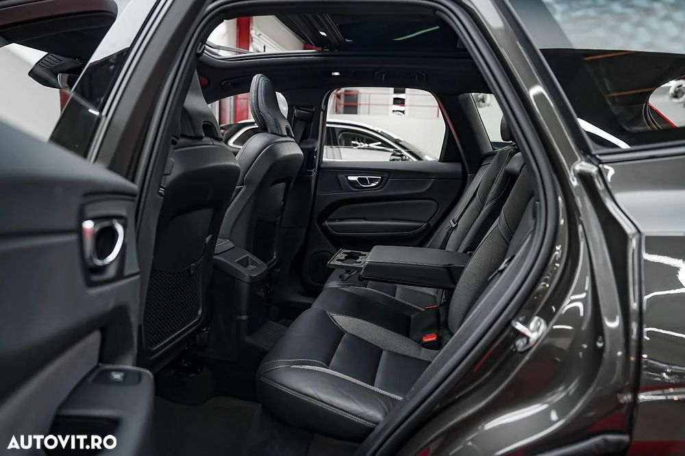 Volvo XC 60 Recharge T6 Twin Engine eAWD R-Design Expression - 6