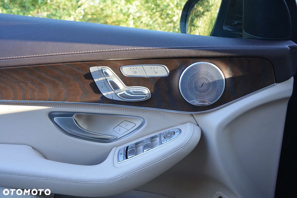 Mercedes-Benz GLC - 21