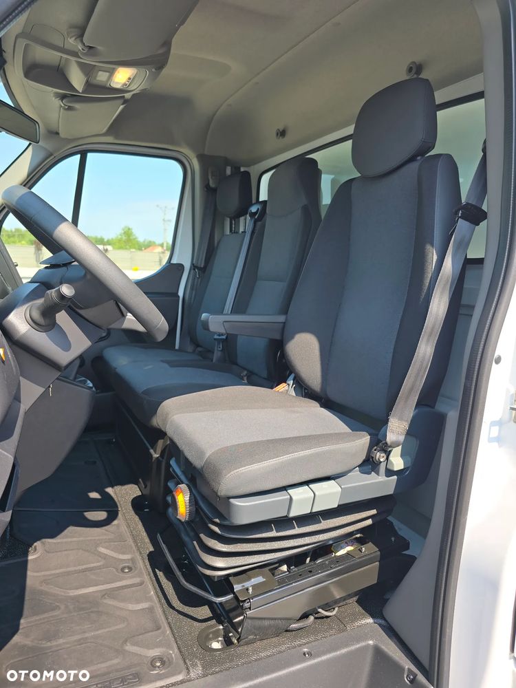 Renault MASTER KONTENER 8 PALET Dłu-4,31cm  Sze-2,11cm  Wys-2,26cm WZMOCNIONE TYLNE ZAWIESZENIE SILNIK 2.3 164KM 144 Tyś Km SERWIS DO OSTATNIEGO Km SALON POLSKA BOGATA OPCJA WYPOSAŻENIA LEDY HALOGENY TEMPOMAT FOTEL KIEROWCY PNEŁMATYCZNY KLIMATYZACJA NOWE OPONY MICHELIN - 34