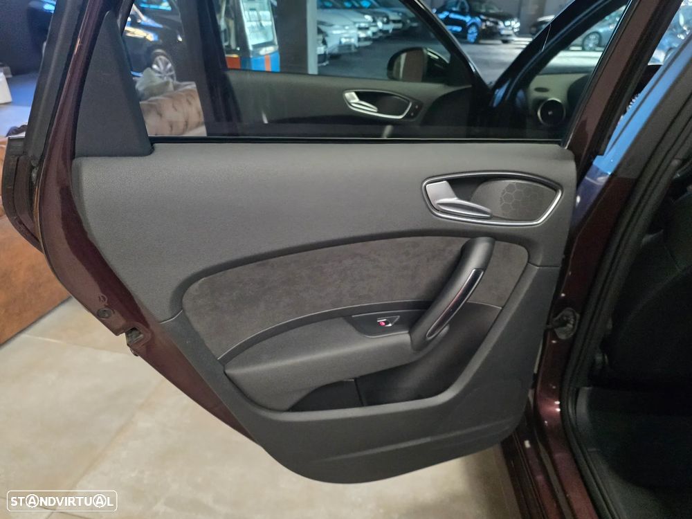 Audi A1 Sportback 1.6 TDI S-line - 12