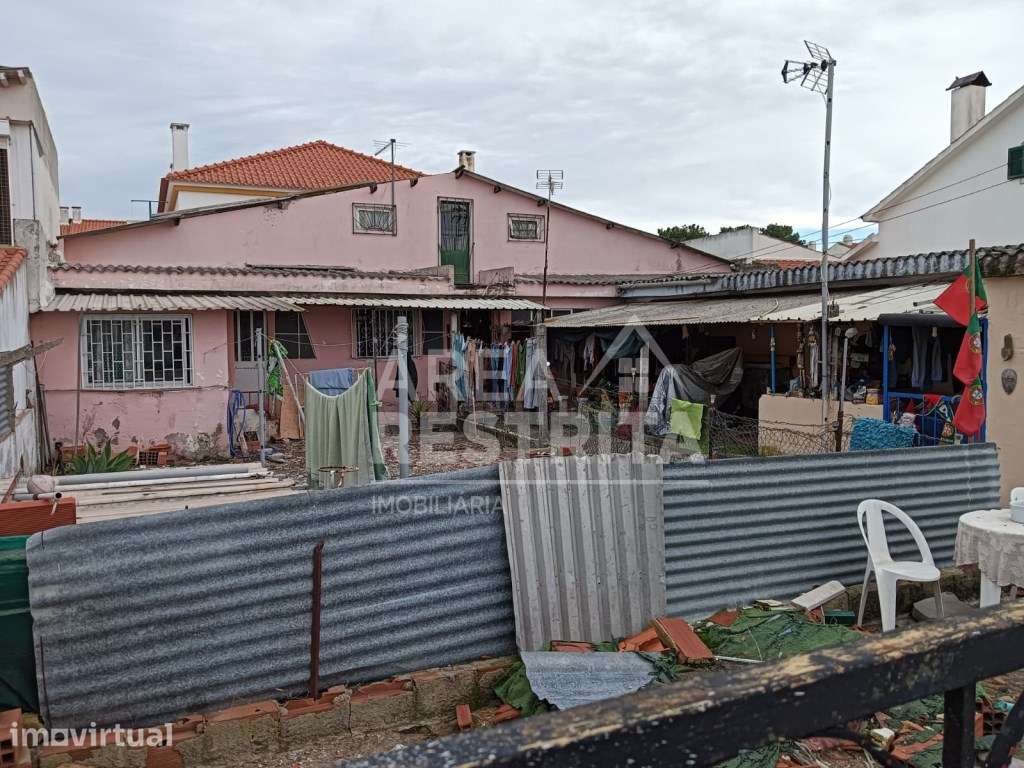 LOTE PARA CONSTRUÇÃO MORADIA ISOLADA OU GEMINADA NA QUINTA DO CONDE - Grande imagem: 2/9