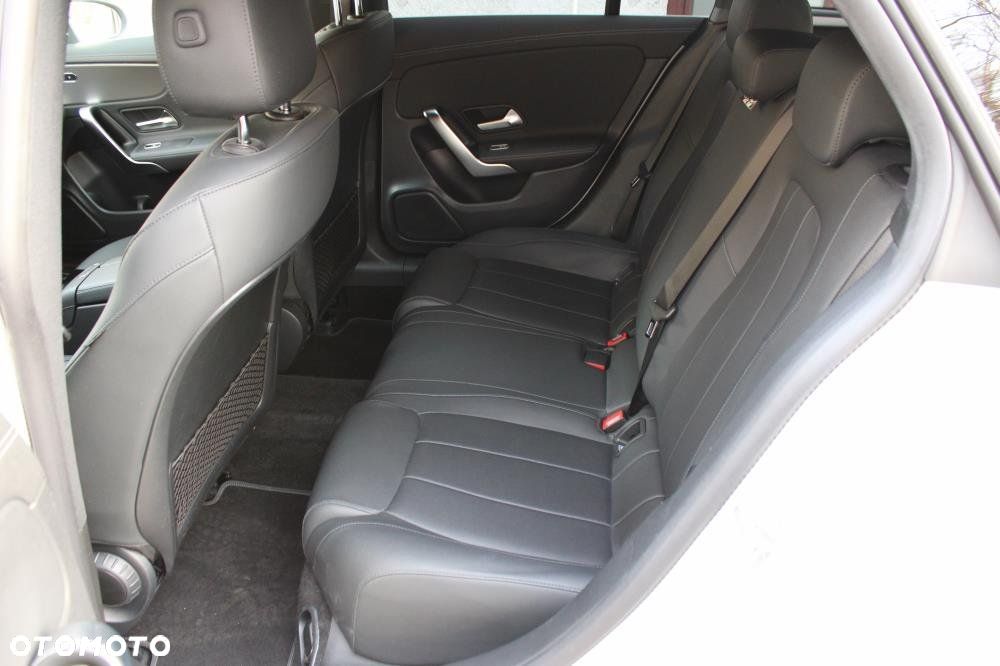 Mercedes-Benz CLA - 10