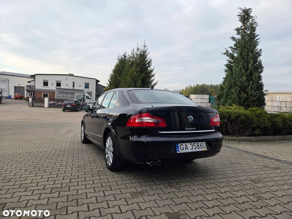 Skoda Superb 2.0 TDI Elegance DSG - 6