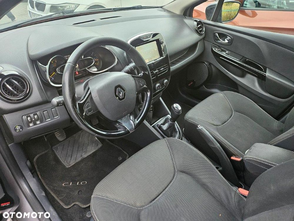 Renault Clio 1.2 16V 75 Experience - 15