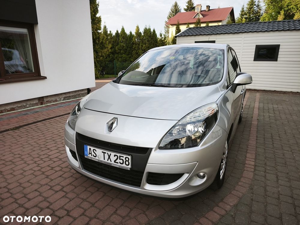 Renault Scenic 1.6 16V 110 TomTom Edition - 2
