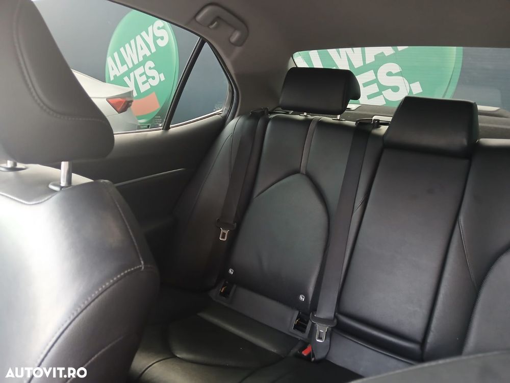 Toyota Camry 2.5 Business - 18