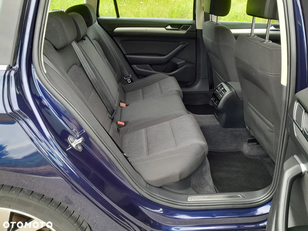 Volkswagen Passat 2.0 TDI SCR DSG Highline - 8