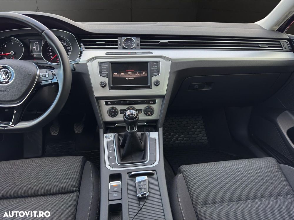 Volkswagen Passat - 10