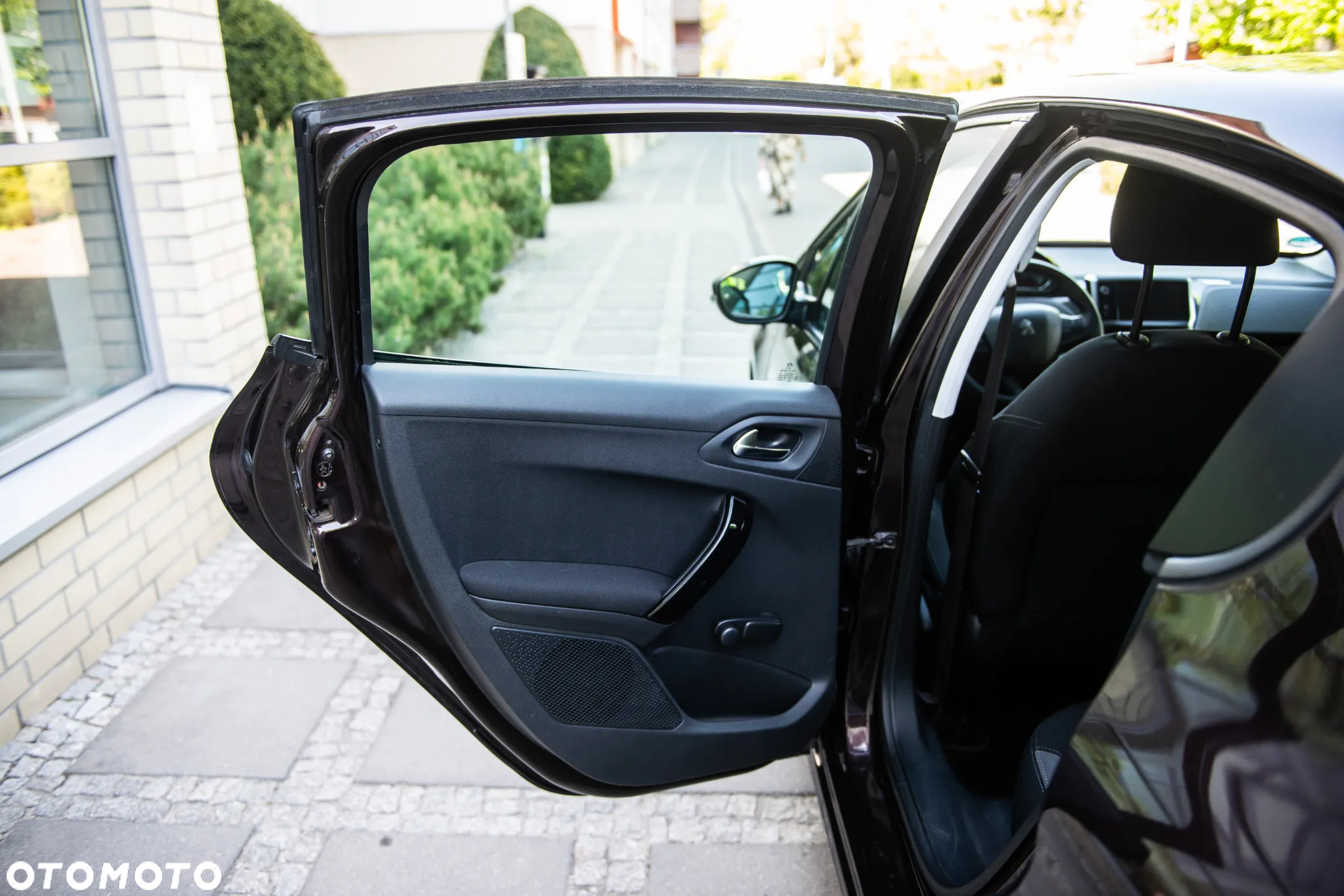Peugeot 208 1.2 PureTech Allure - 17