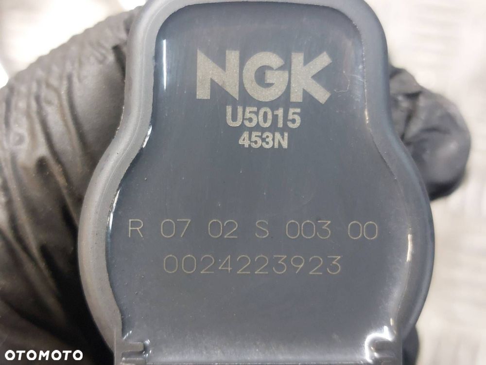 CEWKA ZAPŁONOWA KOMPLET AUDI A4 B7 2.0 TFSI NGK U5015 ID: 237919 - 4
