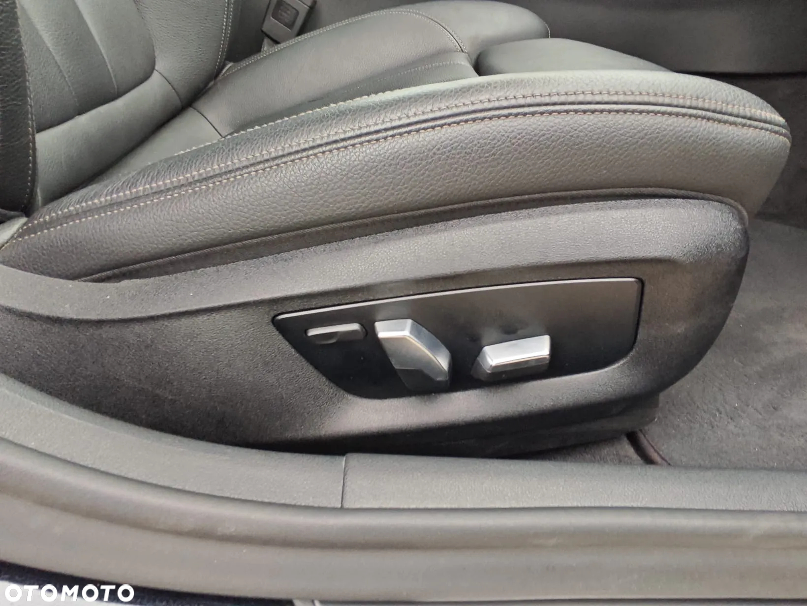 BMW Seria 5 530i GPF xDrive Luxury Line - 23