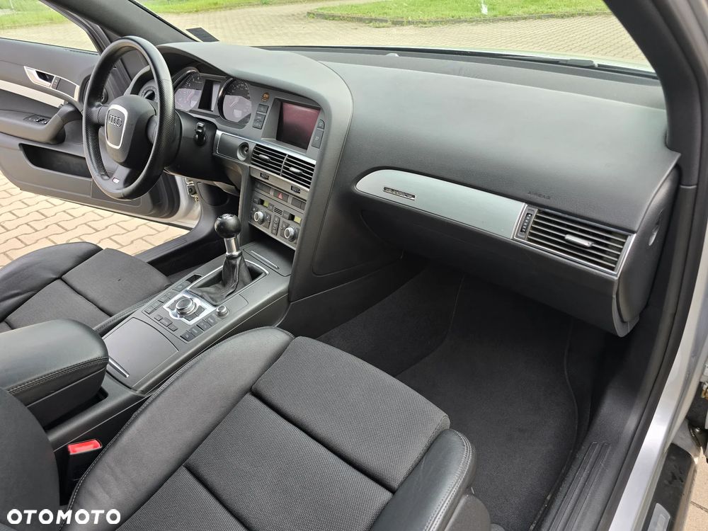 Audi A6 Avant 2.4 - 14