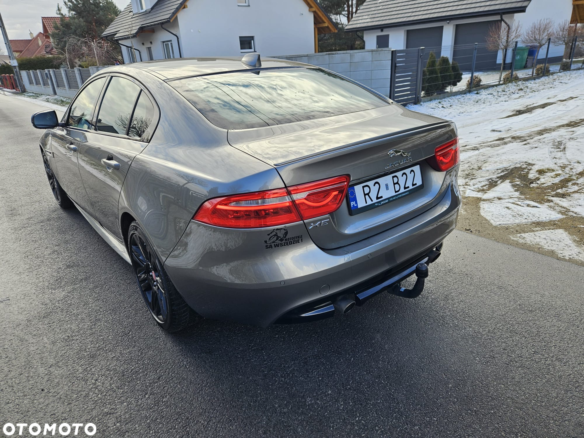 Jaguar XE 2.0 T R-Sport - 11
