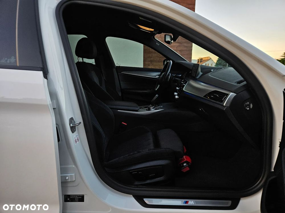 BMW Seria 5 520d xDrive M Sport sport - 16