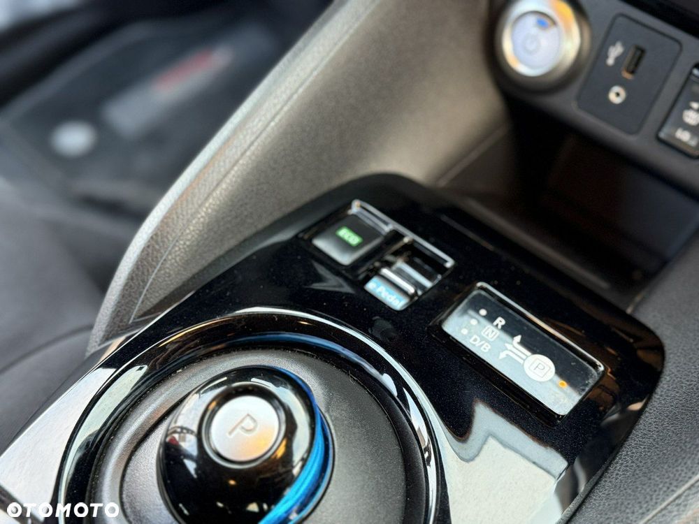 Nissan Leaf 40kWh N-Connecta - 23
