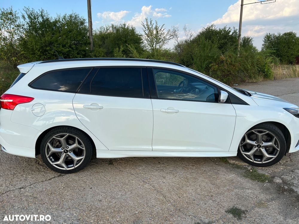 Ford Focus ST - 5