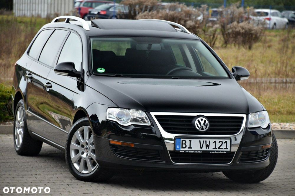 Volkswagen Passat - 1