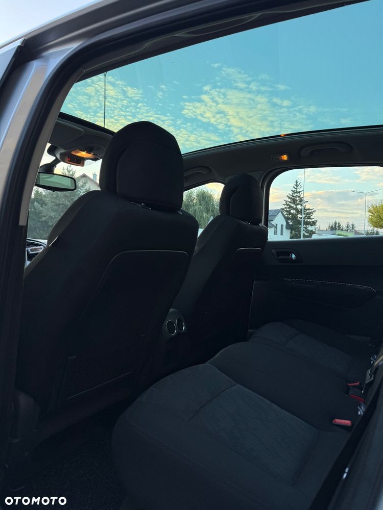 Peugeot 3008 1.6 HDi Premium - 14