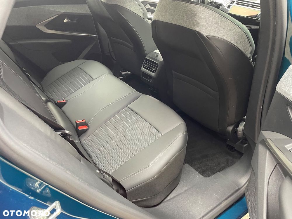 Peugeot 3008 e-3008 73kWh Allure - 15