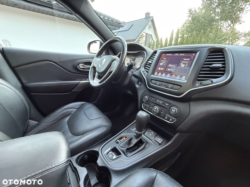 Jeep Cherokee - 21