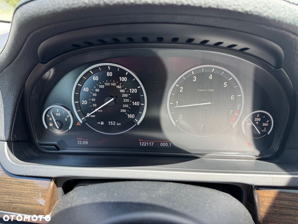 BMW Seria 7 750Li - 23
