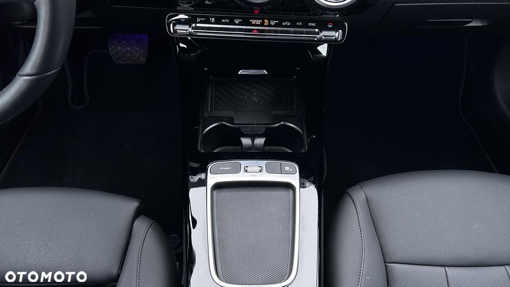 Mercedes-Benz CLA 180 Progressive 7G-DCT - 19