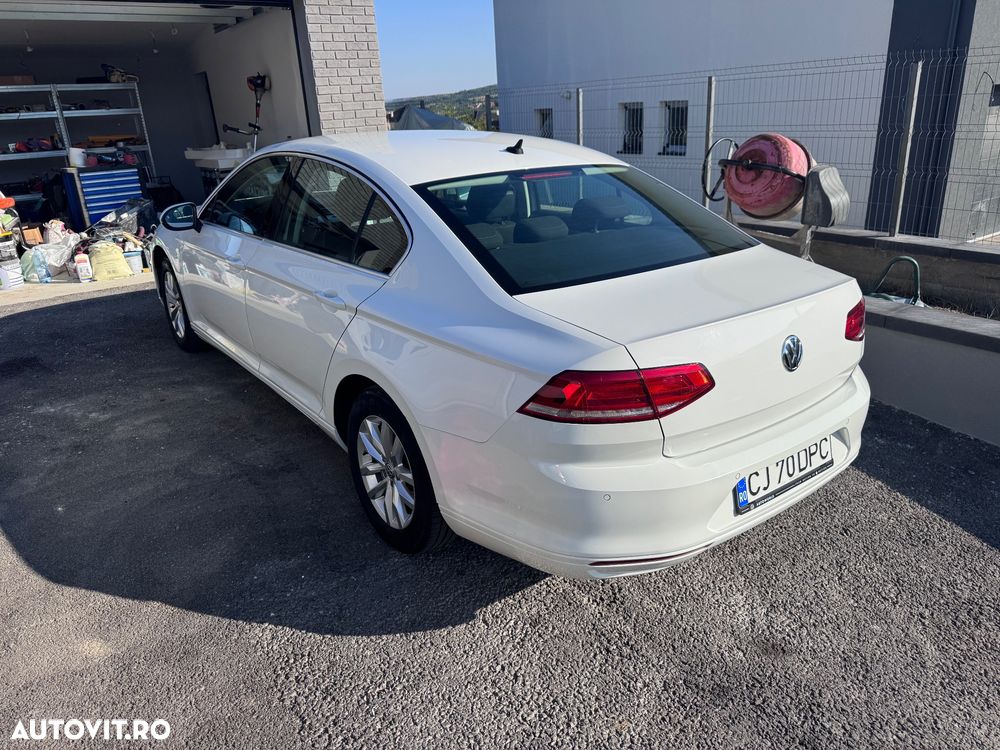 Volkswagen Passat 2.0 TDI Highline - 9