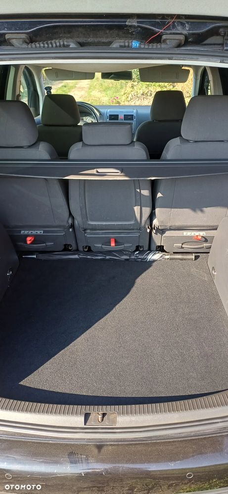 Volkswagen Touran - 8