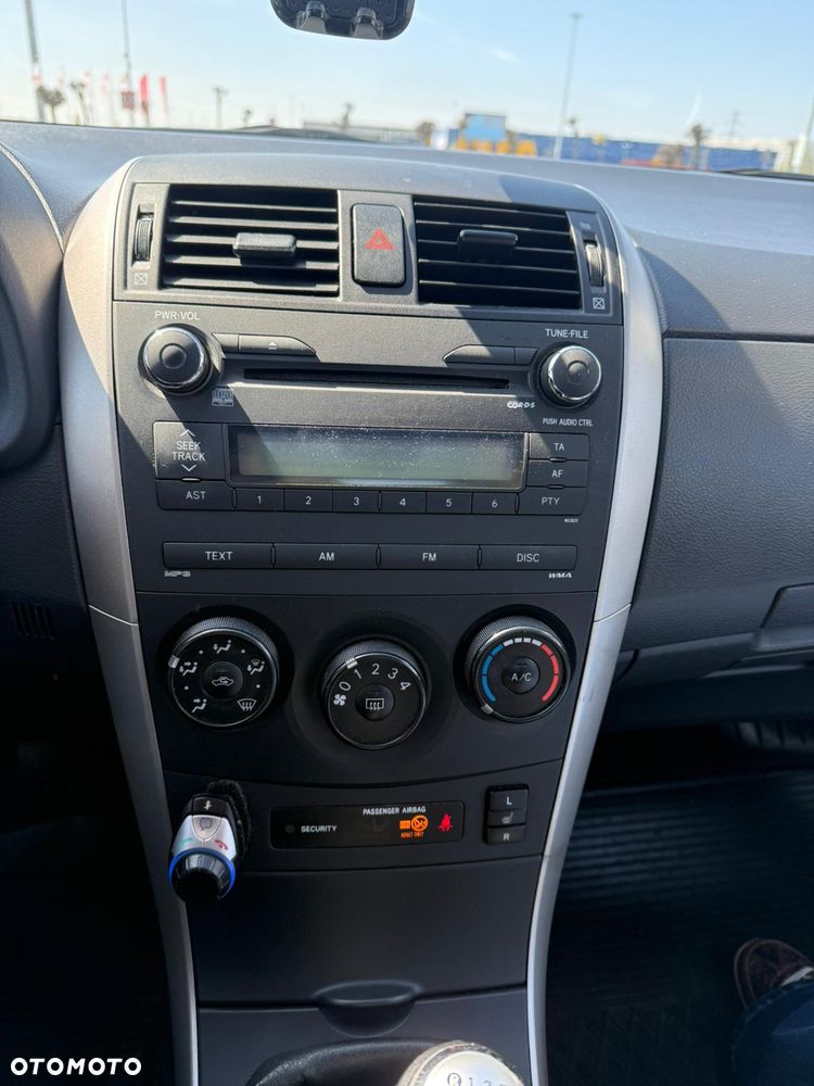 Toyota Corolla 1.6 Terra - 21