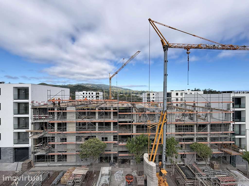 Apartamento T2 Novo | Localização Premium junto à CUF Lagoa - Grande imagem: 2/11