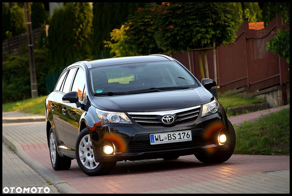 Toyota Avensis 1.8 Prestige - 1