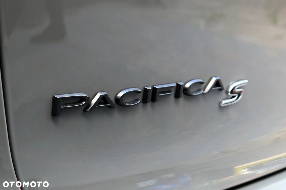 Chrysler Pacifica - 23