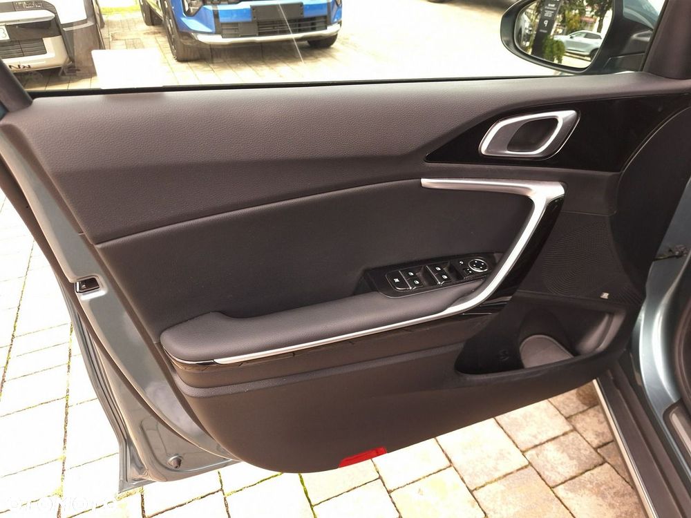 Kia XCeed 1.5 T-GDI Business Line - 12