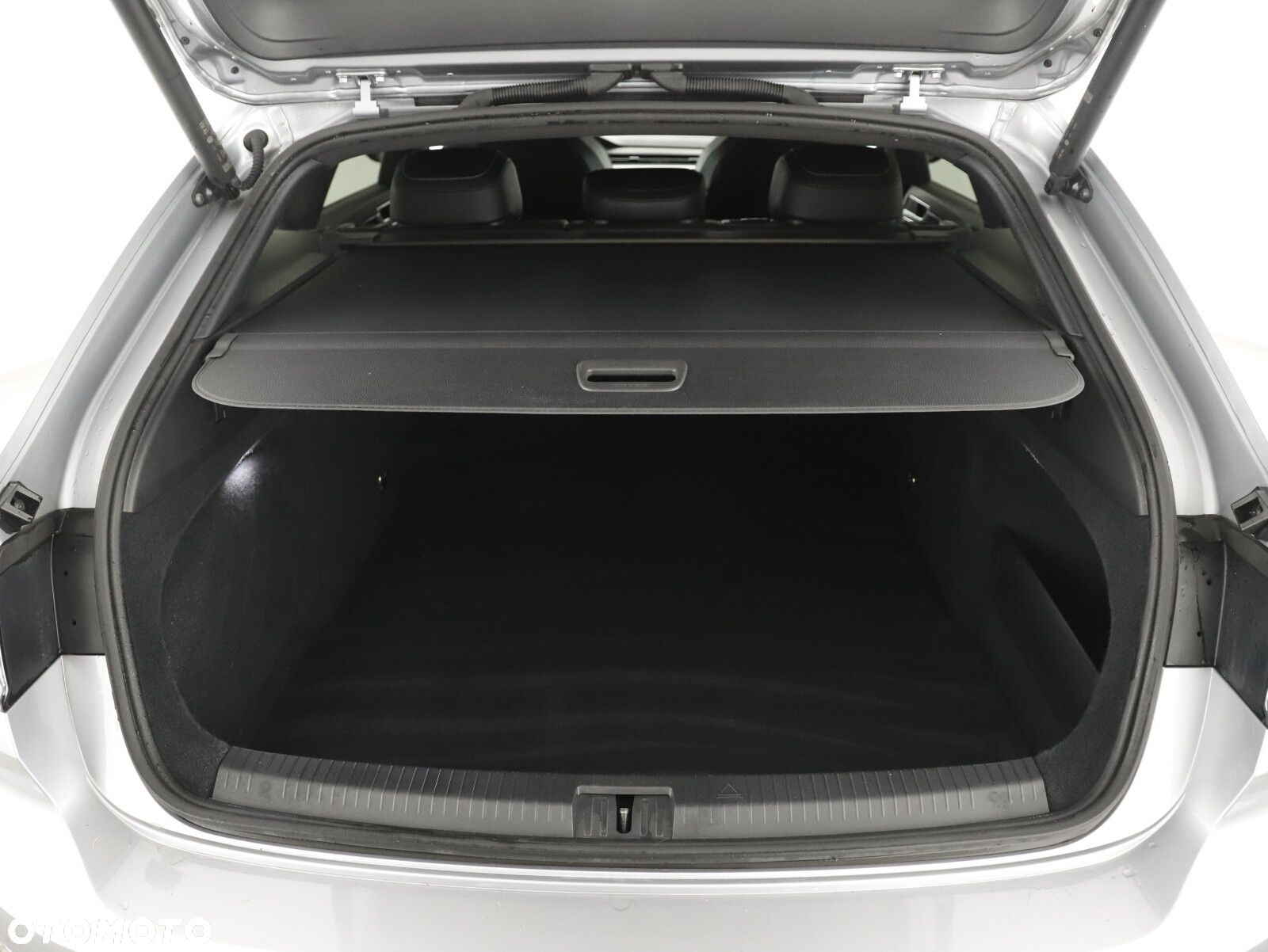 Volkswagen Arteon 2.0 TDI 4Motion R-Line DSG - 28