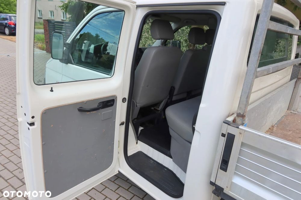 Volkswagen Transporter - 12